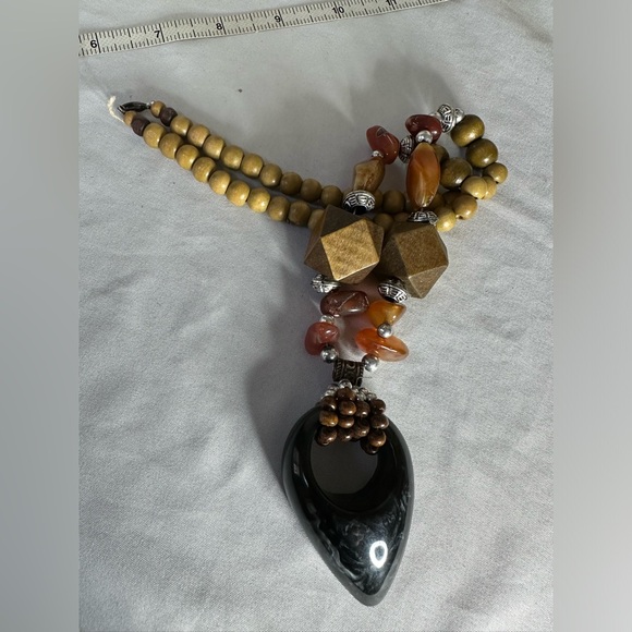 Chunky ethnic vibe statement medallion necklace - Picture 6 of 6